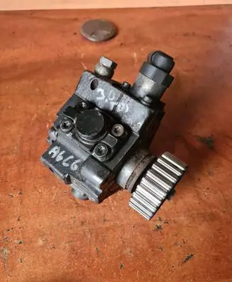 Audi A6 S6 C6 4F Fuel injection high pressure pump 0445010154 059130755S