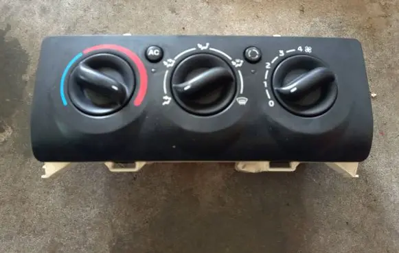 Renault Clio II Air conditioner control unit module 820147160 582540000
