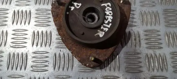 Subaru Forester SF Coil spring mount 