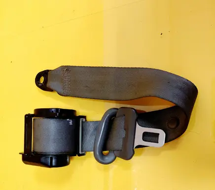 Rear seatbelt