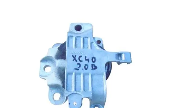 Volvo XC40 Engine mount bracket 32139920