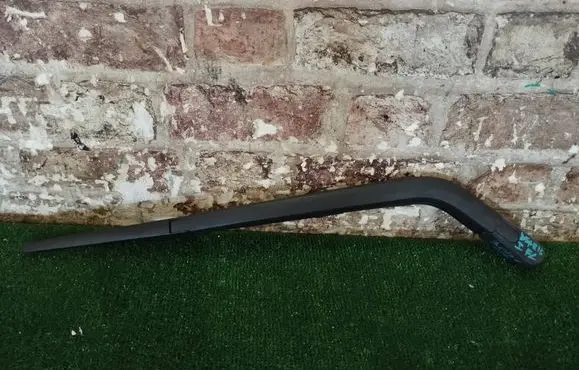 Toyota Yaris Rear wiper blade arm 