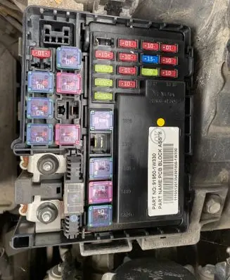 KIA Rio Fuse module 919501W330