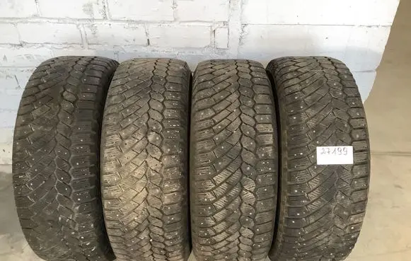 Mitsubishi Pajero R17 winter/snow tires with studs 