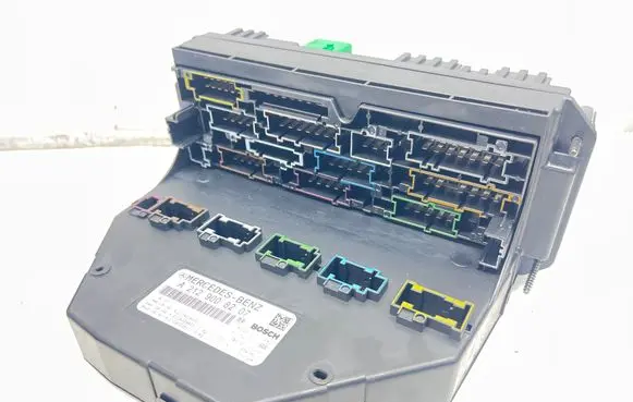 Mercedes-Benz C W204 Fuse module A2129008207 A2129016000 A2129024403