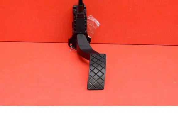 Skoda Octavia Mk3 (5E) Accelerator throttle pedal 5Q1723503H