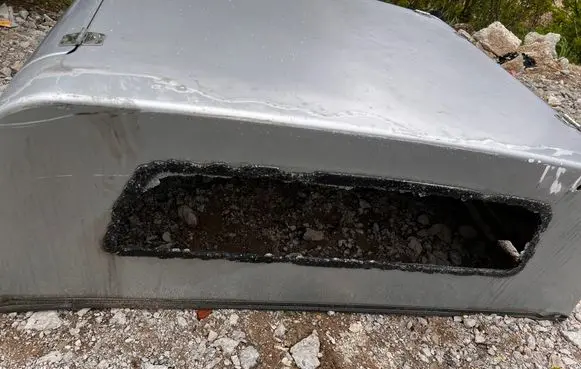 Nissan Navara D40 Pick-up truck tonneau cover 