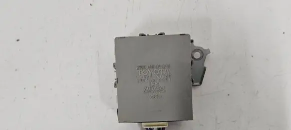 Toyota Hilux (AN10, AN20, AN30) Transfer box differential control unit 8953371030 1796000351
