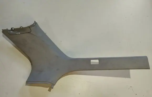 (D)pillar trim (top)