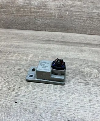 Toyota Avensis T250 Window wiper relay 8594205030