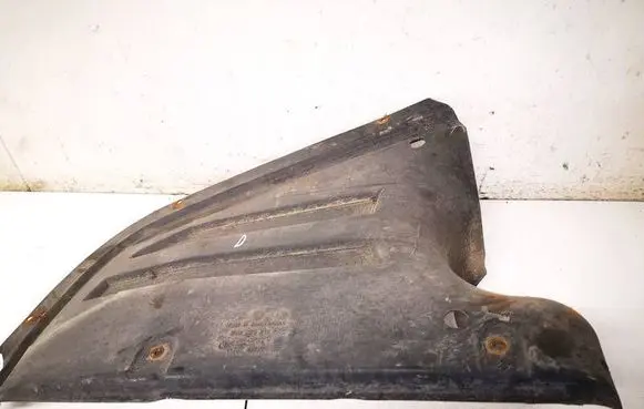 Volkswagen PASSAT B6 Engine splash shield/under tray 3C0825216
