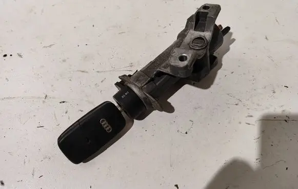 Audi A6 S6 C5 4B Ignition lock 4B0905851C