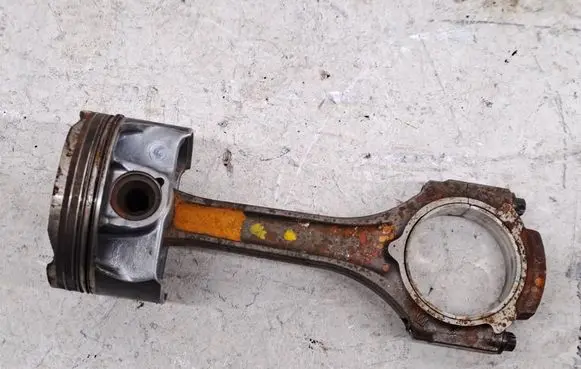 Mercedes-Benz C W205 Piston with connecting rod A1760300100