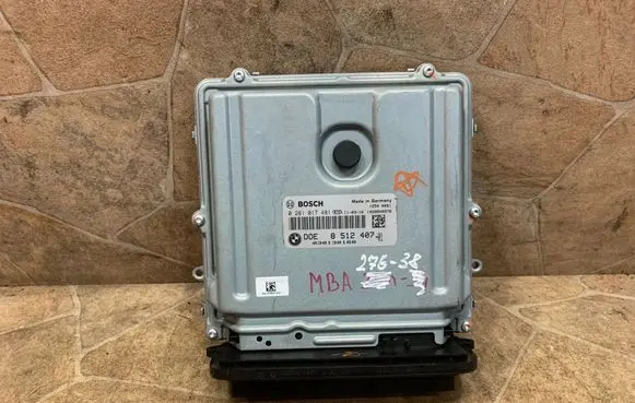 BMW X5 E70 Engine control unit/module 8512407