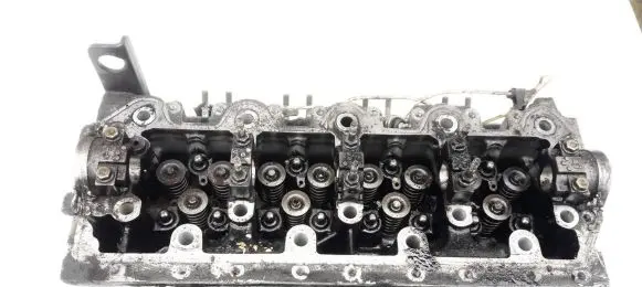 Renault Laguna I Engine head 7700600200