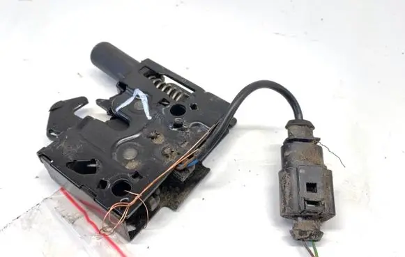 Audi A4 S4 B9 8W Engine bonnet/hood lock/catch 8W0823509B