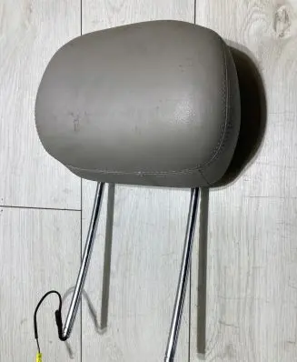 Mercedes-Benz E W211 Front seat headrest 