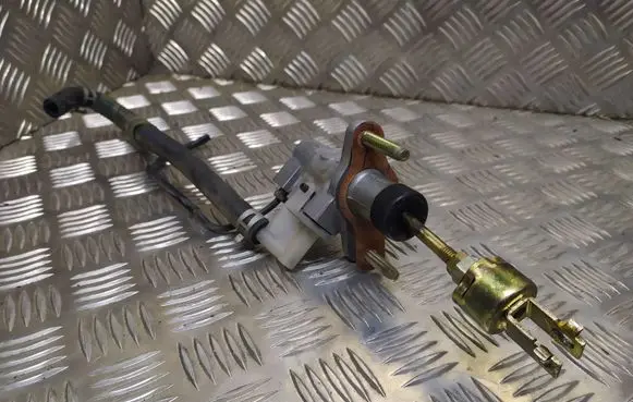 Toyota Corolla E120 E130 Clutch master cylinder