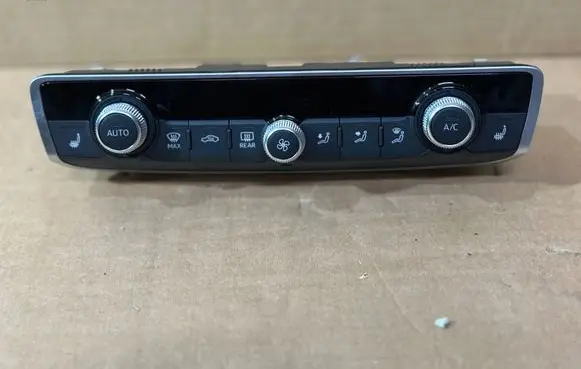 Audi Q3 F3 Climate control unit 83A820043J SW0052 901565240002