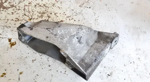 Volkswagen PASSAT B6 Engine mounting bracket 8D0199307P