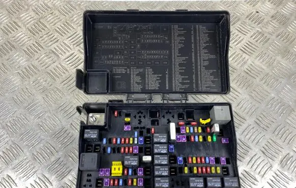 Jeep Grand Cherokee Fuse box set P68242818AC