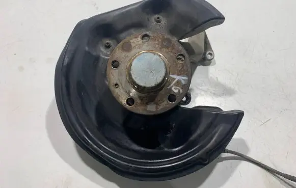 Volkswagen PASSAT B6 Rear wheel hub