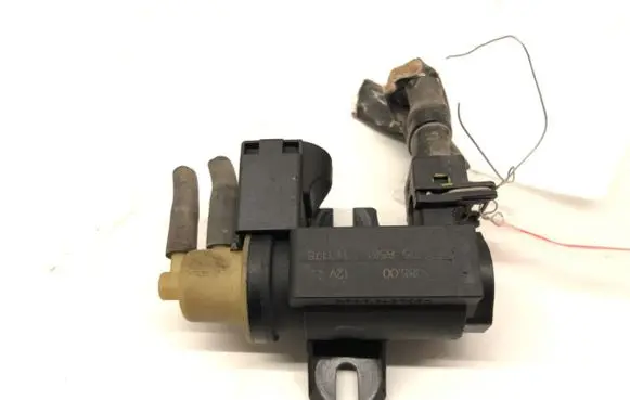 Opel Astra J Fuel pressure regulator 70308500