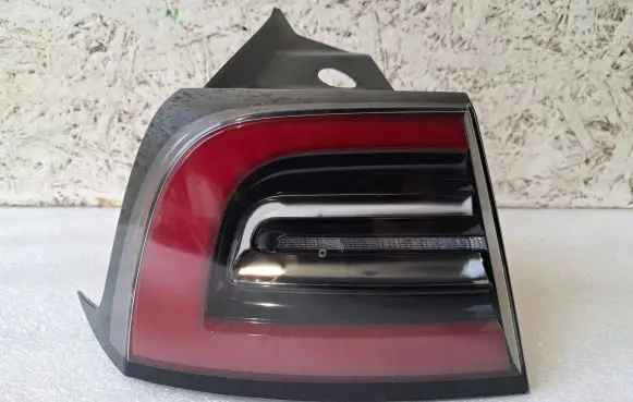 Tesla Model 3 Rear/tail lights