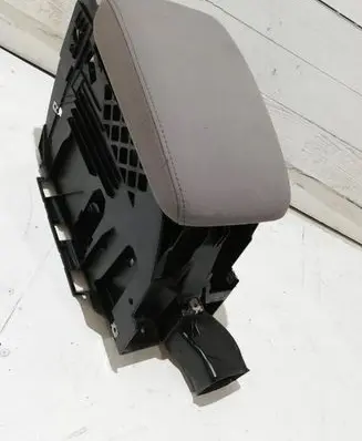 Volkswagen Golf VI Armrest 1K5864251C |00000000000