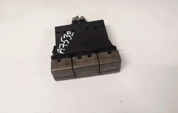 Nissan X-Trail T30 Central locking switch button 