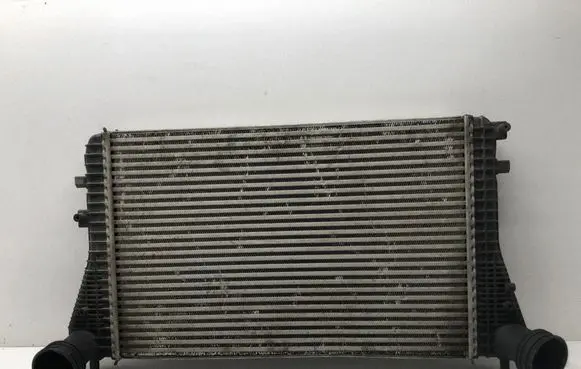 Volkswagen PASSAT B5.5 Intercooler radiator 1K0145803A