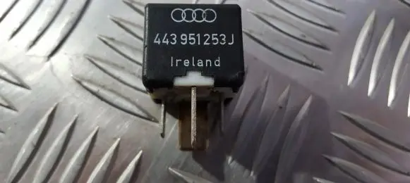 Audi A4 S4 B5 8D Other relay 443951253J 899511