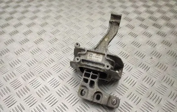 Engine mount bracket