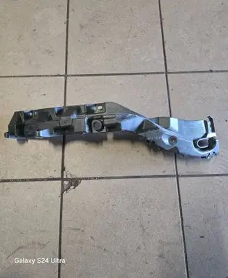 Renault Laguna III Headlight/headlamp mounting bracket 622229361