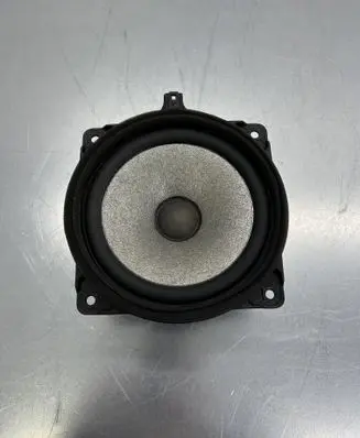 Hyundai Santa Fe Front door speaker 963302W100