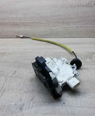 Audi A6 S6 C6 4F Front door lock 4F0839016A BARREL