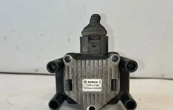 Audi A4 S4 B7 8E 8H High voltage ignition coil 0986221048