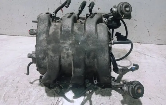 Mercedes-Benz C W203 Intake manifold A1121401901 389251 0280611052