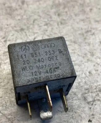 Volkswagen Golf IV Other relay 141951253b