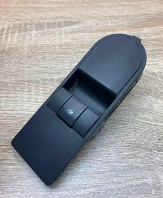 Opel Astra H Electric window control switch 13197132 93162638