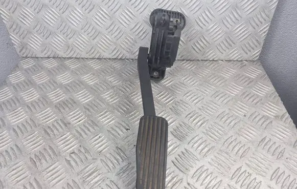 Volvo V70 Accelerator throttle pedal 9496822 00776922 C091