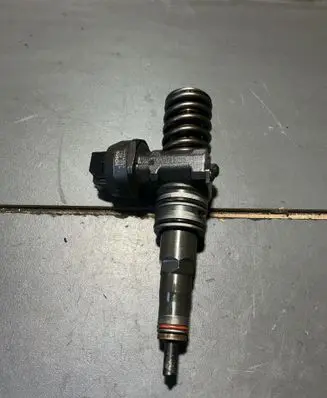 Volkswagen Caddy Fuel injector 0986441564