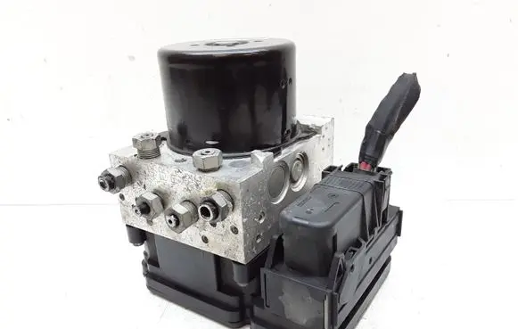 Volvo XC70 ABS Pump 30681619
