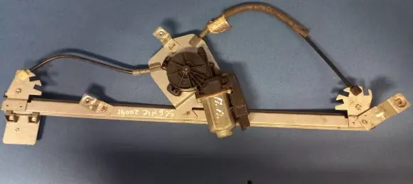 Renault Scenic II - Grand scenic II Front door window regulator with motor 440726