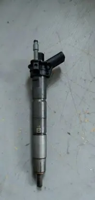 BMW X5M G05 F95 Fuel injector 8599209 OB5BLZP 0445118