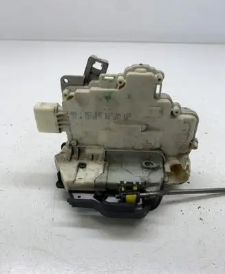 Audi A4 S4 B7 8E 8H Front door lock 8E1837015AA