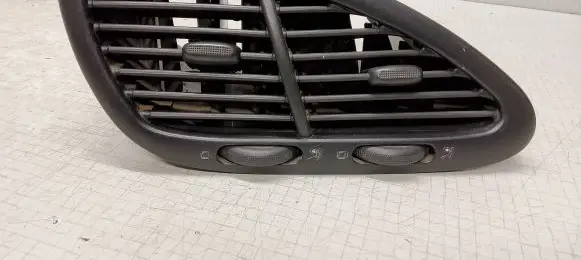 Seat Alhambra (Mk1) Dash center air vent grill 7M1819728E 95VWA014C21