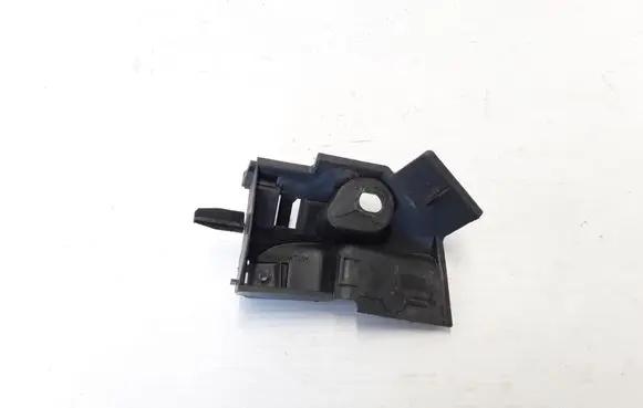 Volvo C30 Front bumper mounting bracket 31214663