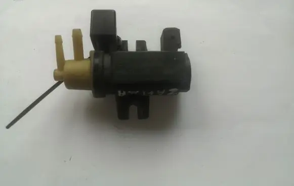 Opel Zafira C Turbo solenoid valve 55566898 70307300