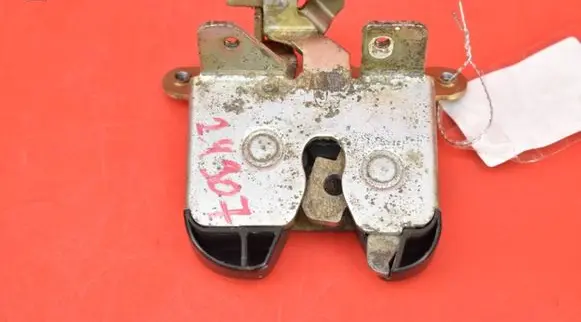 Ford Sierra Tailgate/trunk/boot lock/catch/latch 046580
